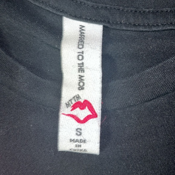 Married to the Mob (MOB) Size Small Black Graphic T-Shirt ‼️PRICE DROP‼️$32 - Picture 8 of 11